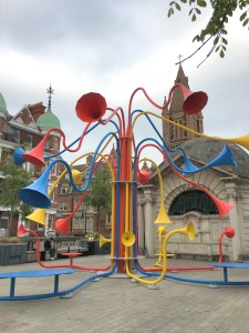 sound art installation by Yuri Suzuki