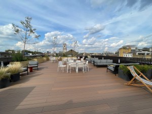 The Black & White Building